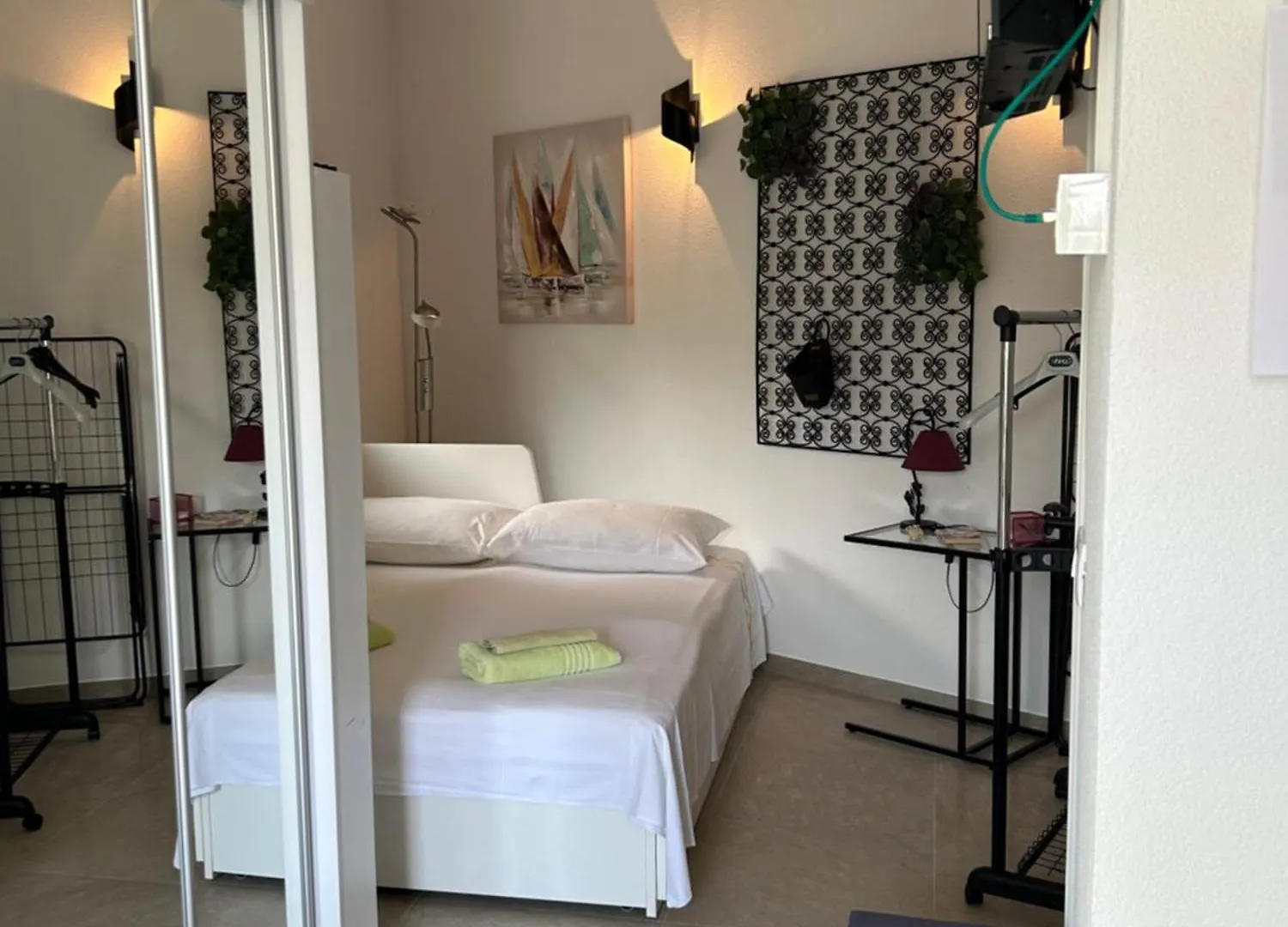 Villa Nika 2 0*, Ika